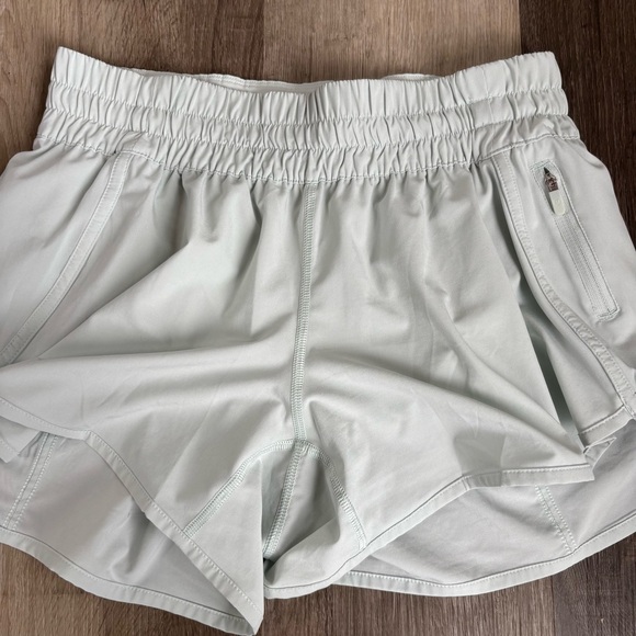 Lululemon Tracker Short V 4” Island Mist/mint color size 10 - Picture 7 of 12